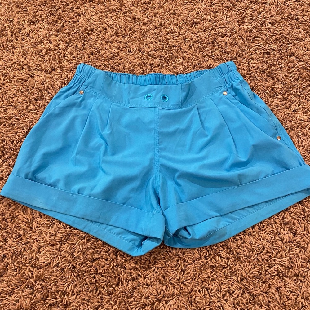 lululemon sport shorts size 6